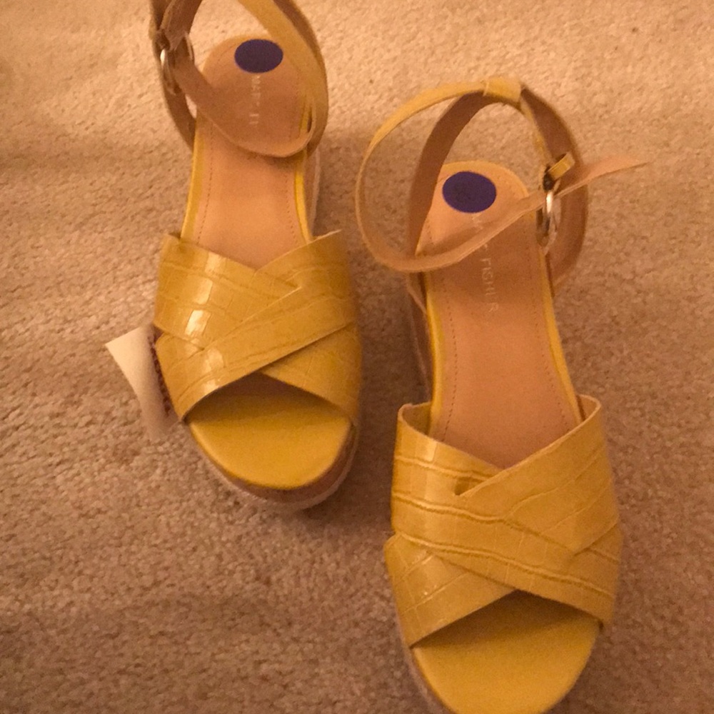 Marc fisher yellow sandals NWT